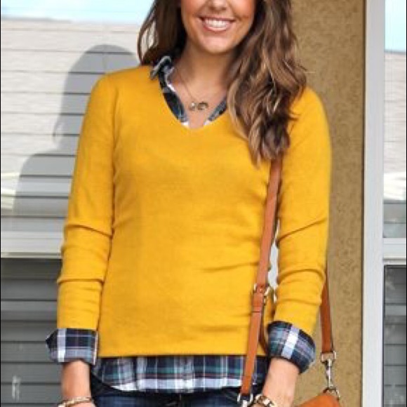 WILA Sweaters - LAST 1☀️ mustard yellow v neck sweater